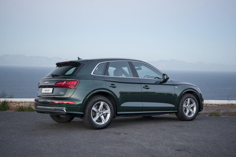  Audi Q5 TFSI Quattro S-Line 2017 года  (ZA) (фото 9 из 30)